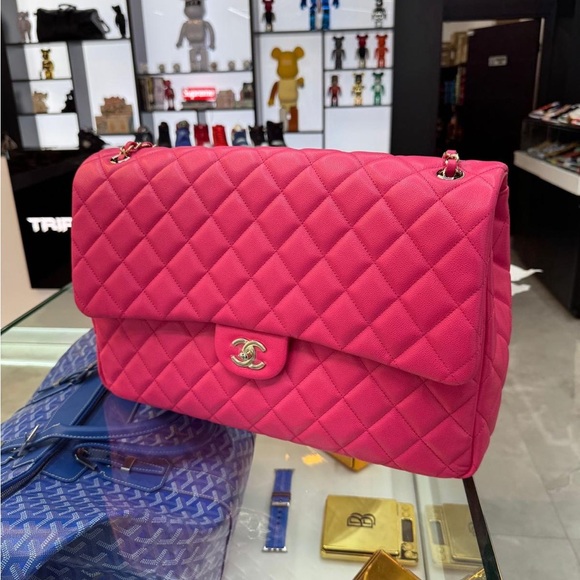Chanel XXL flap bag - Picture 1 of 5